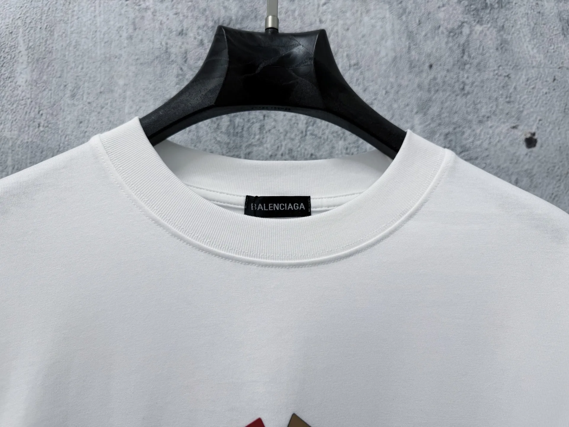 【Balenciaga】 ➕ ， ， ， 。 ， ， ， 。 ， ， 。 ， ， T look， ， ， 。 ：Black White Size：S-XL